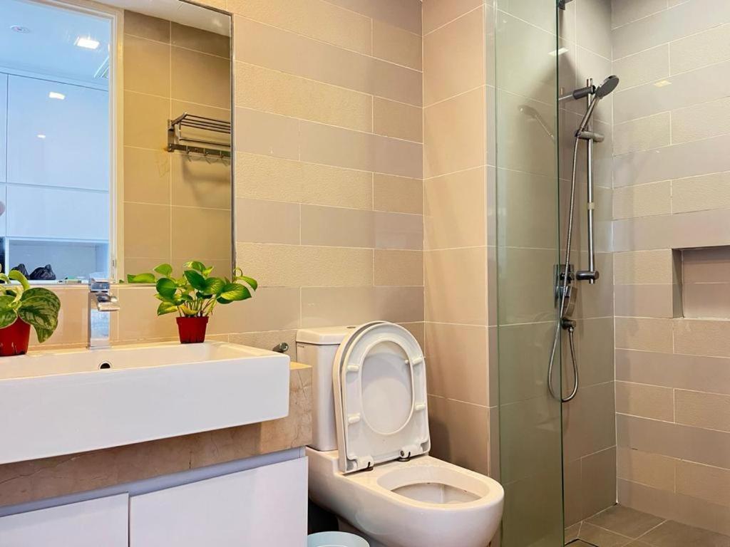 6pax Kl Pavilion At Bukit Bintang Netflix & Wifi Apartment *